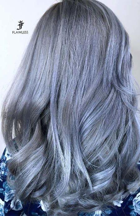 Gümüş mavi saç stili