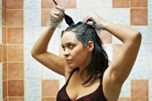 Cildinizde Kalan Saç Boyasını Çıkarmanın 10 Yolu