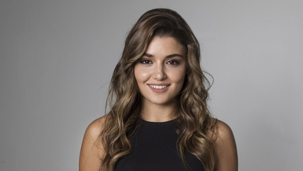 Hande Erçel Saç Rengi ve Saç Modelleri Hakkında Her Şey Kombin Kadın