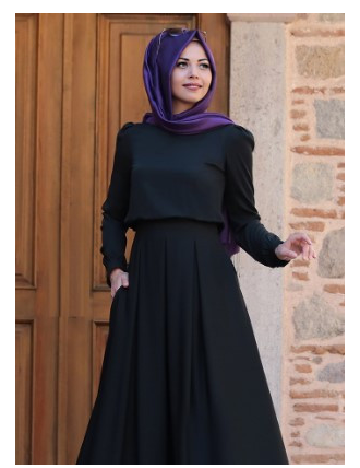 Siyah elbise için eşarp rengi seçimi